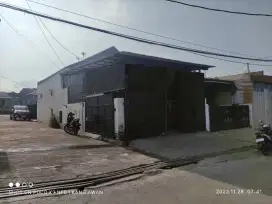 Dijual Rumah bisa d pakai usaha dicinunuk