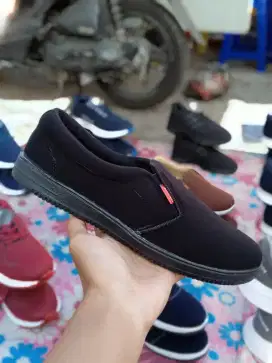 PROMO!! SEPATU SLIP ON HT POLOS