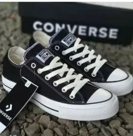 Diskon sepatu snaekers pria dan wanita