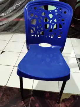Kursi plastik tebel
