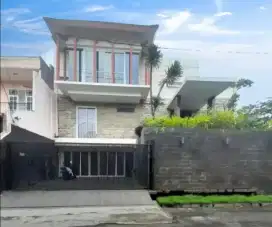 RUMAH MEGAH 3 LANTAI + KOLAM RENANG PRIBADI DI CIPINANG INDAH