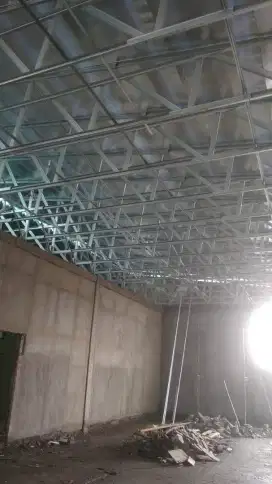 Kontruksi rangka atap baja ringan