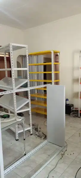 Rak besi siku lubang serbaguna