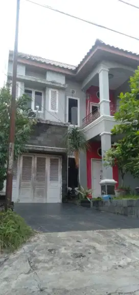 Disewakan rumah 2 lantai full furnish Di Telanai Indah Estate