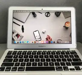 MacBook Air 2015 11 inch 4/128gb