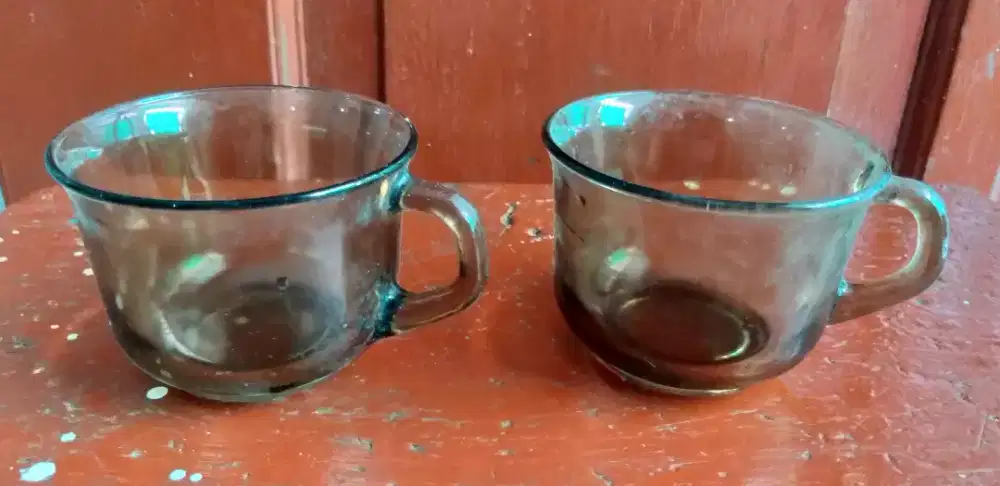 Di jual cangkir warna coklat