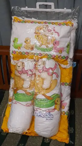 Selimut Bayi Ukuran 92x99cm dengan Bantal dan Guling Katun merk Odelia