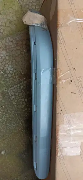 Lis bumper depan kiri mercy c class w203
