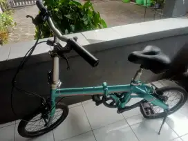 Sepeda Lipat Laux