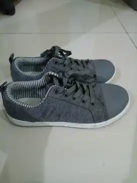 Sepatu Gabino size 42