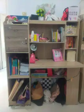 Meja belajar anak