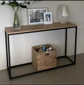 Meja display mirror
