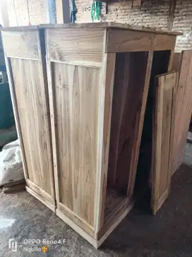 Lemari jati lokal