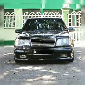 Mercedes benz E320 Masterpiece W124