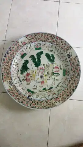 Piring porceline kuno peninggalan