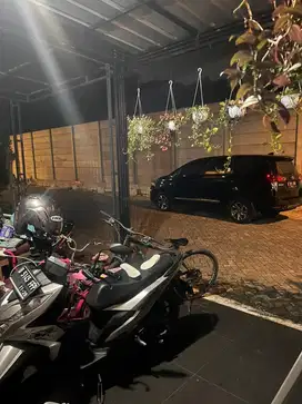Membutuhkan ART perempuan yg jujur, rajin dan bersedia menginap