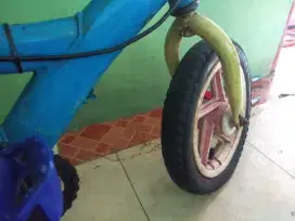 Sepedah anak kecil