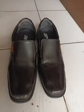 Sepatu Pantofel Formal JM Mons Star Original