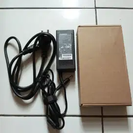 Jual Adaptor Laptop Toshiba C640 dan Ram Kingston 4GB