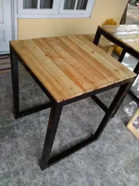 Meja kafe jati Belanda
