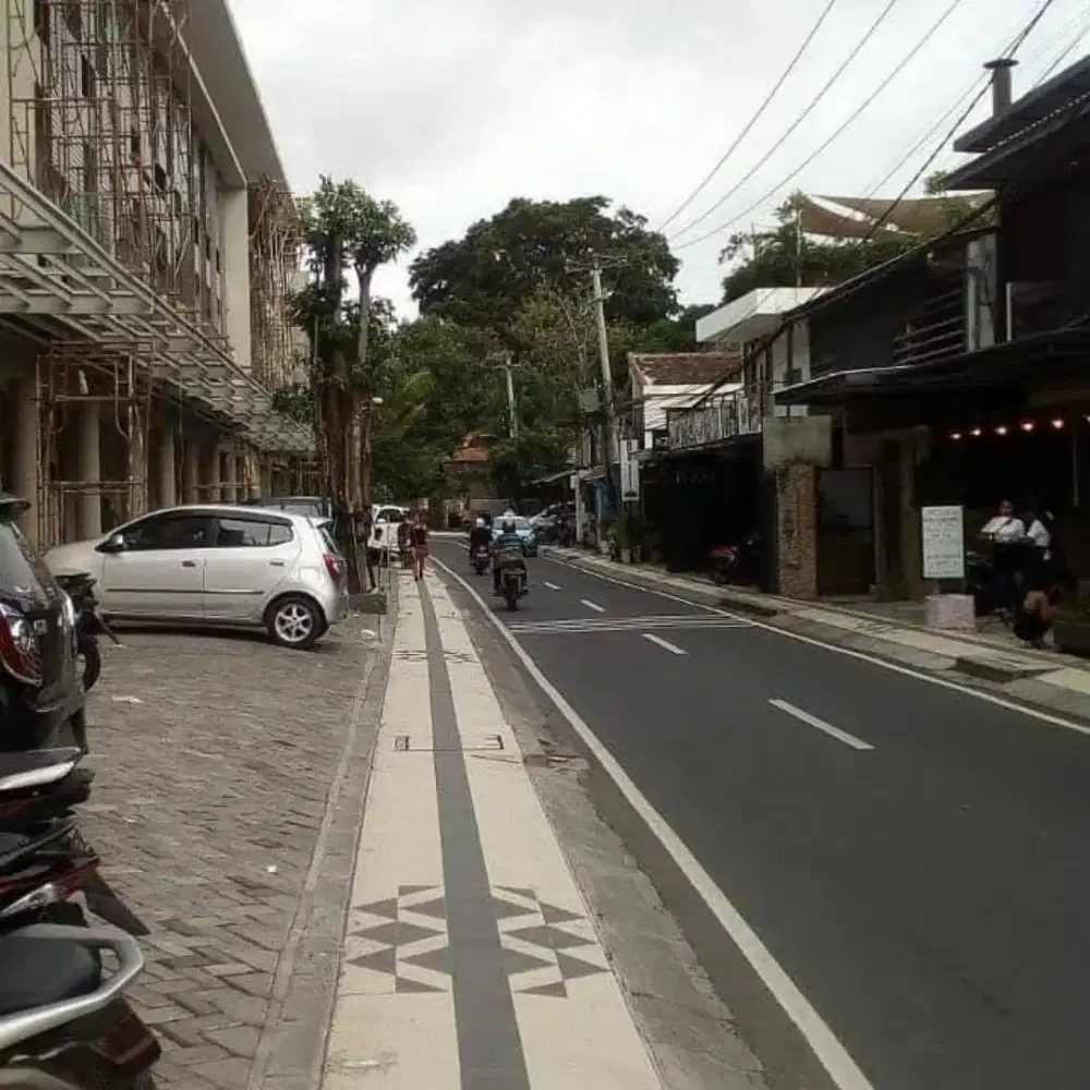 Dijual ruko baru Seminyak