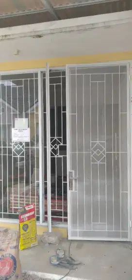 Pintu kawat nyamuk