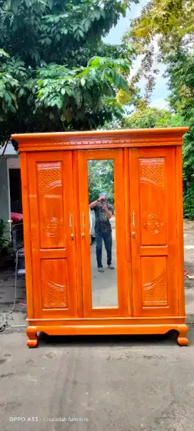 Lemari jati pintu 3
