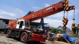 Rough Terrain Crane KATO 2005 Retail Pakai Harian