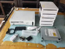 Xbox 360 fat ,, Nintendo Wii (5) ,, iPhone 5 (grey)