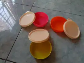 Mangkuk kecil Tupperware