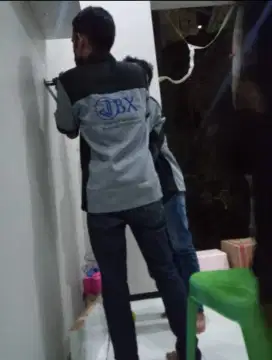 Jasa bongkar pasang furniture dan tukang rakit lemari