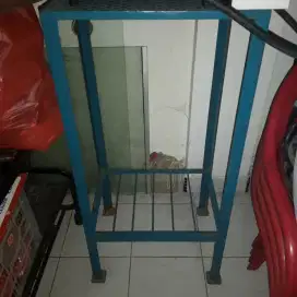 Tempat barang rak. Besi