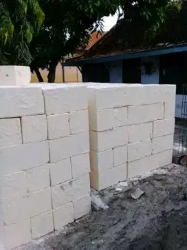 Batu kunbung untu pondasi