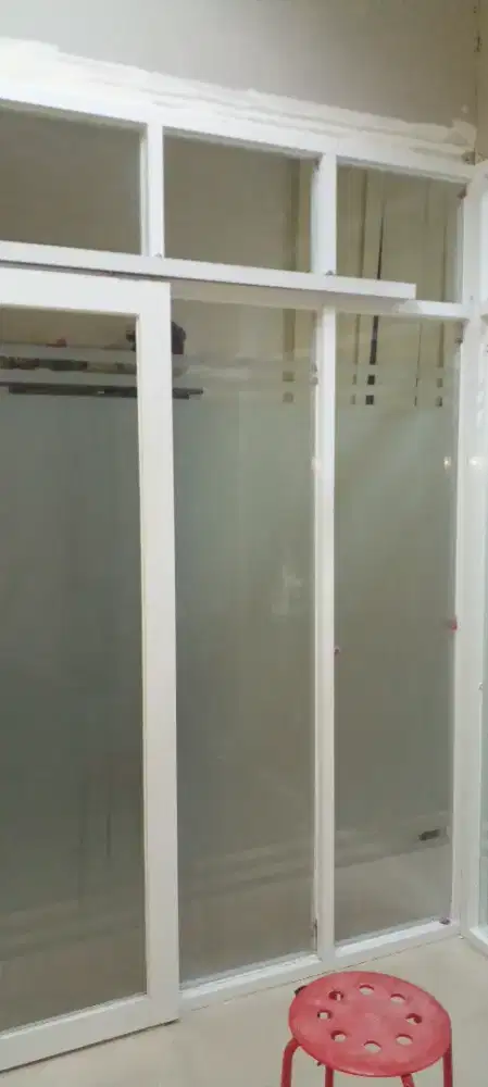 Tukang kusen aluminium