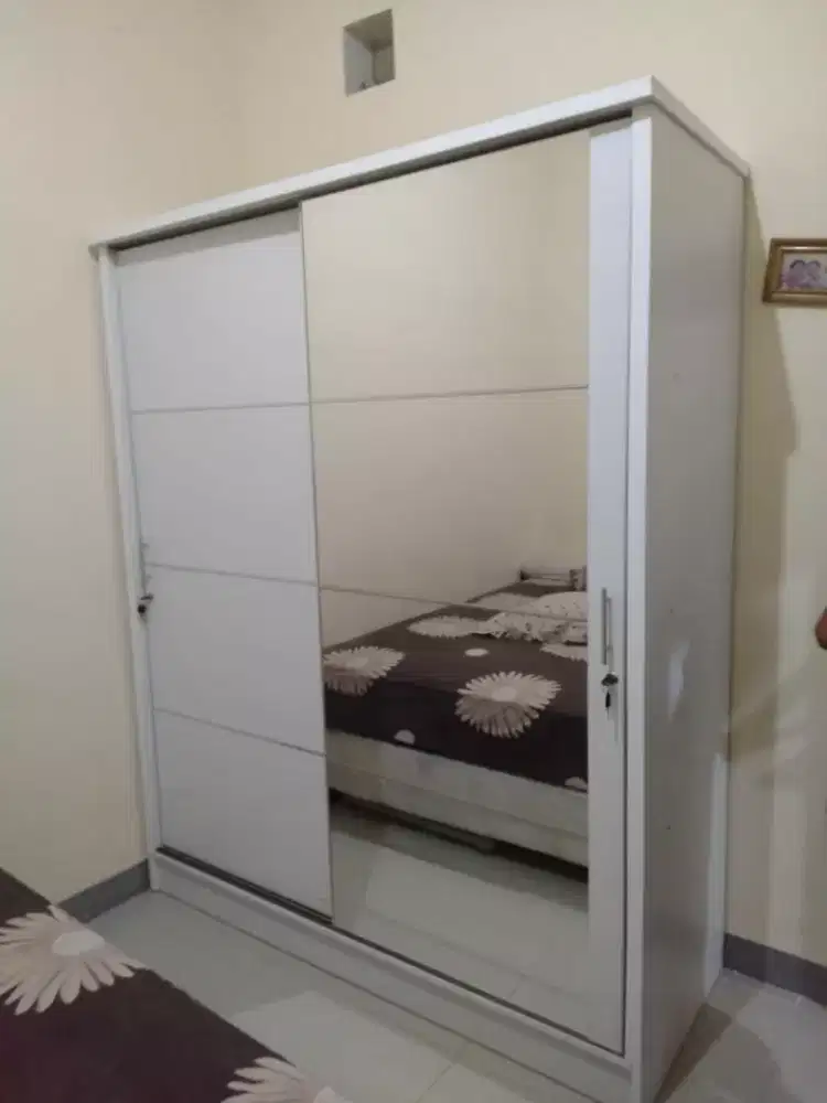 lemari baju pintu kaca geser murah 150x50x200
