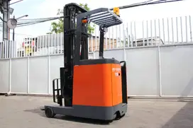 Toyota 1.5 Ton Reach Truck 6 Meter 3 Forklift Standing Second