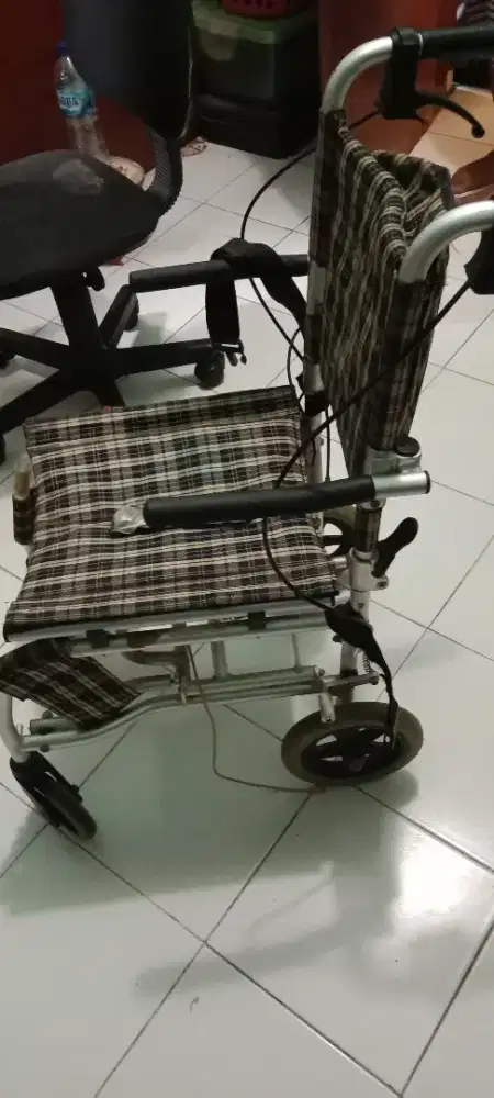 Dijual kursi roda travel merk krisbow