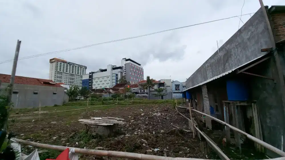 Tanah Jl. Brigjen Slamet Riyadi, Solo 329 m2 @5juta nego