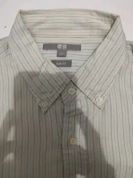 Kemeja Lengan Panjang Uniqlo (Slim Fit)