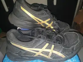 sepatu asics size 41 bisa bt tt apa aja