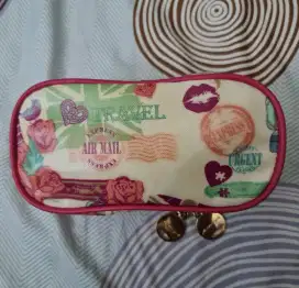Dompet kosmetik serbaguna