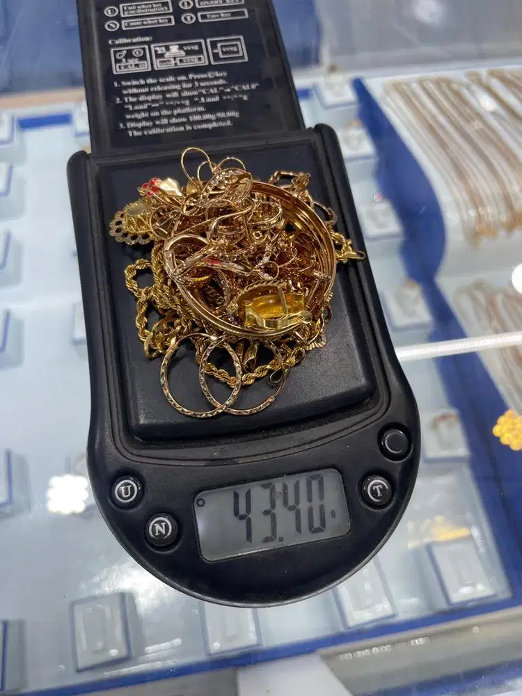 Terima perhiasan emas dan berlian tanpa surat di harga tinggi