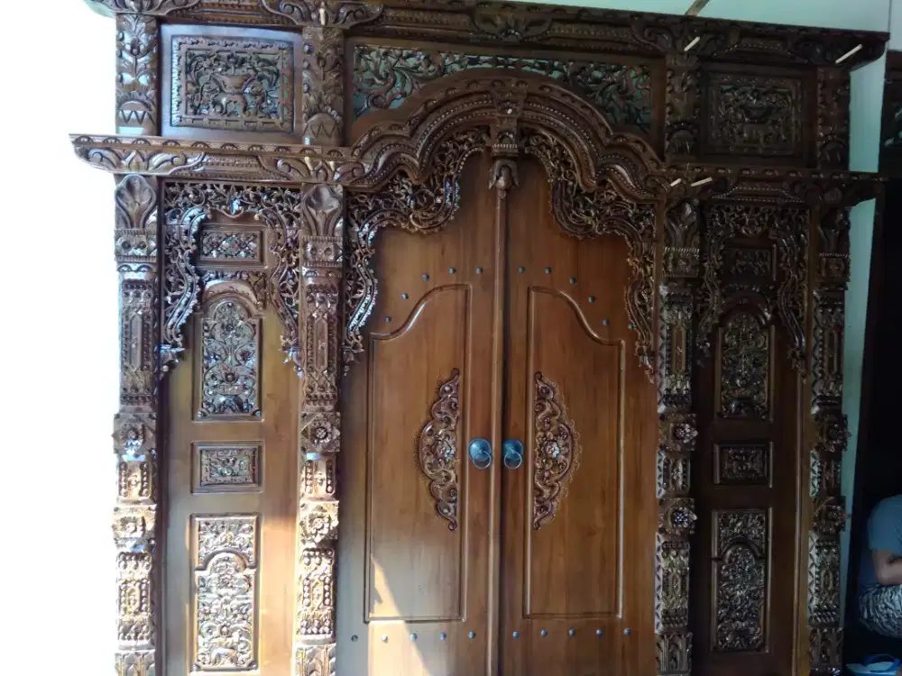 Gebyok ukir jati Jepara