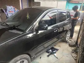spesialis kaca film mobil dan jendela rumah atau gedung