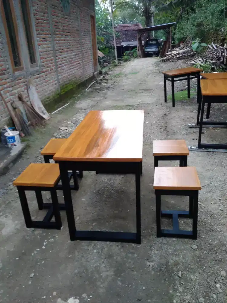 meja kursi resto kayu mahoni
