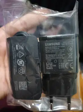 Casan fast charger  25 wat samsung  yg niat  aj 120 neet  plaza buaran