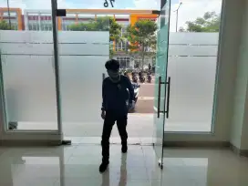 Jasa atau pasang kaca film dan sticker sunblast