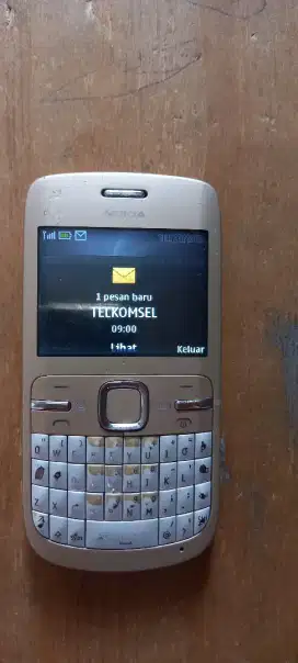 Hp Nokia C3 Gold Kondisi Normal pakai