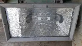 Lampu sorot philips