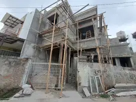 MEGAH GRESS  RUMAH MODERN KLASIK DI PONDOK PEKAYON INDAH GALAXY